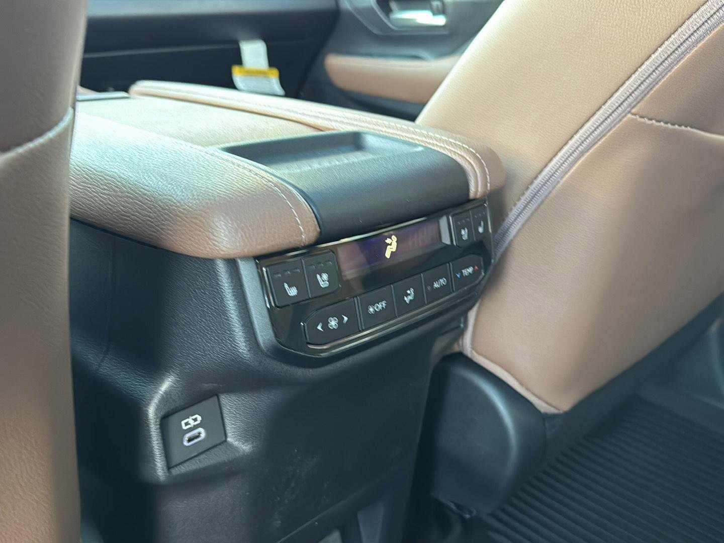 New 2026 Toyota Grand Highlander Platinum image 16