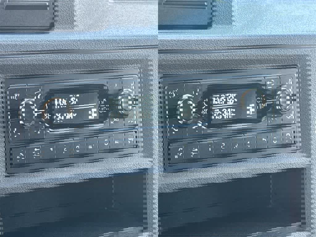 Used 2023 Ford E-450 and Econoline 450 Super Duty w/ Power Windows & Locks Group image 27