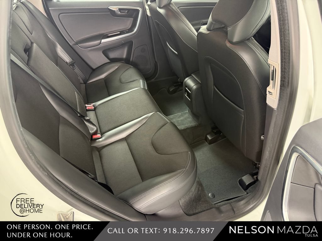 Used 2016 Volvo XC60 T5 w/ Proximity Package FWD image 40