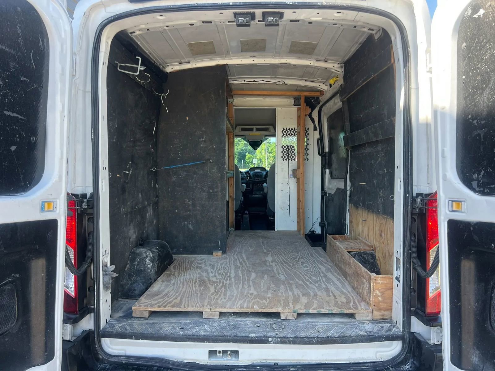 Used 2016 Ford Transit 150 130 Medium Roof w/ Interior Upgrade Package RWD image 13