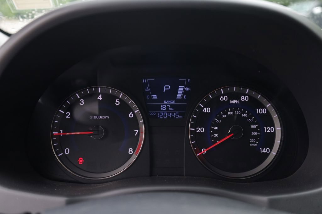 Used 2012 Hyundai Accent GS FWD image 17
