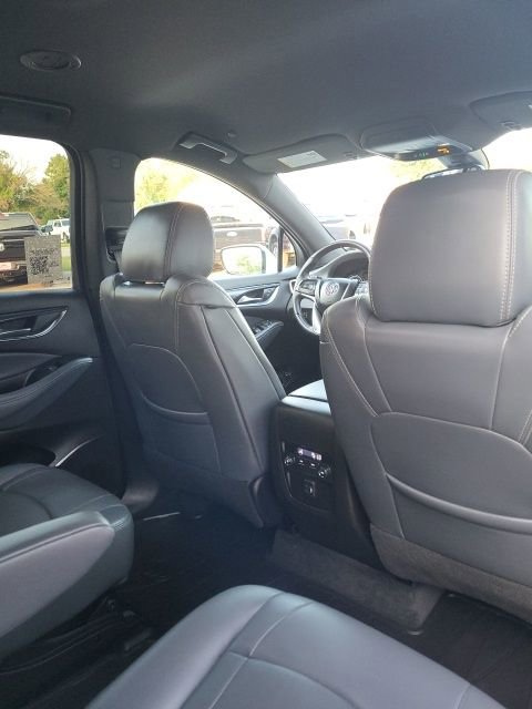 Used 2023 Buick Enclave Essence image 18