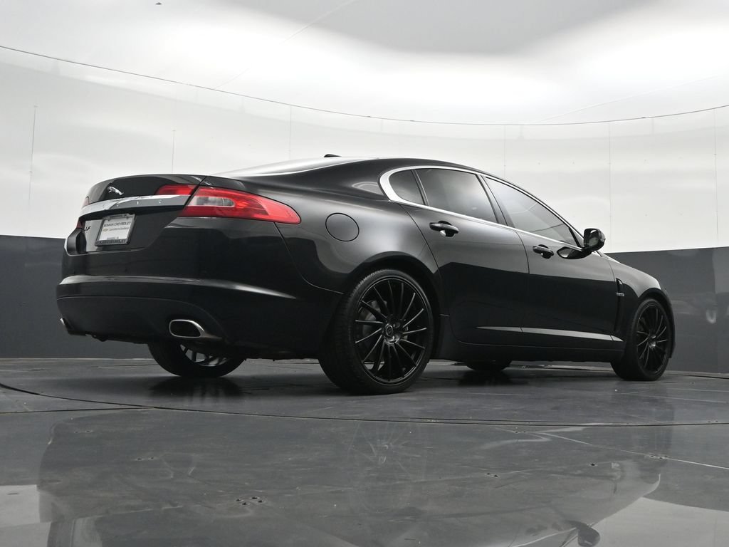 Used 2011 Jaguar XF Premium RWD image 34
