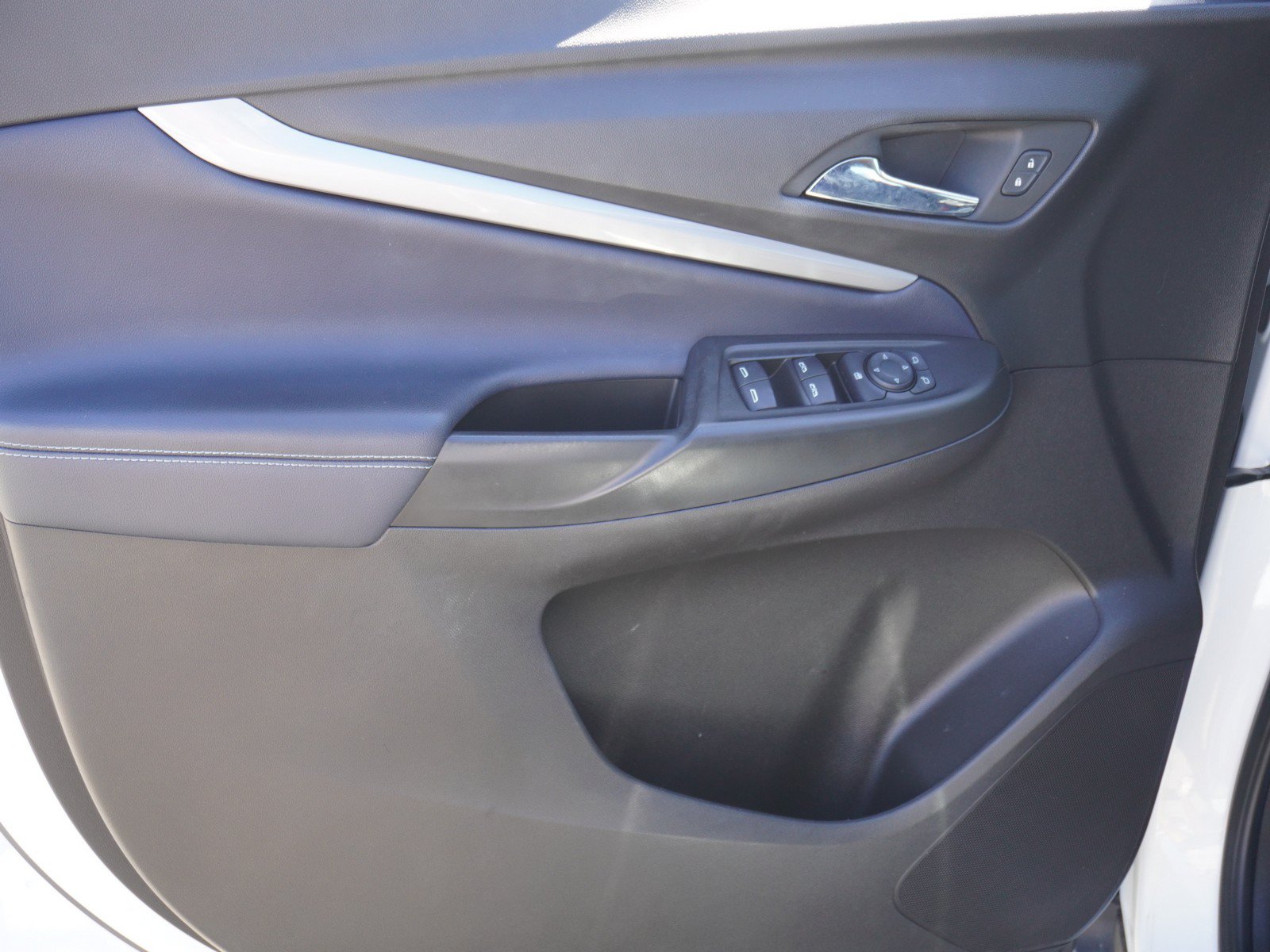 Used 2022 Chevrolet Bolt EUV Premier FWD image 18