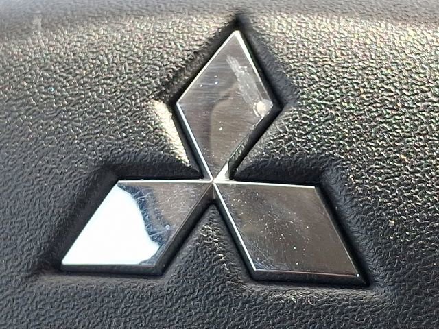 Used 2023 Mitsubishi Outlander ES FWD image 30