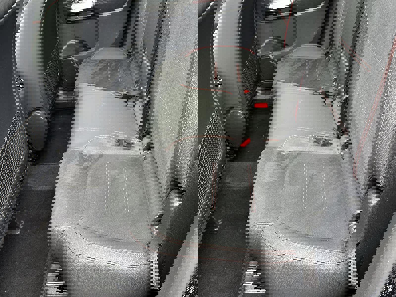 Used 2022 Mercedes-Benz GLB 250 4MATIC image 15