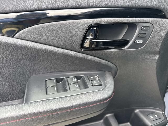 Certified 2025 Honda Passport Black Edition image 20