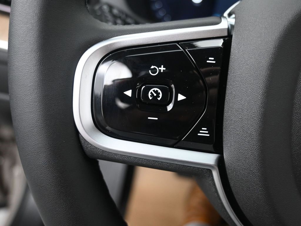 New 2026 Volvo XC60 B5 Plus w/ Protection Package Premier image 17