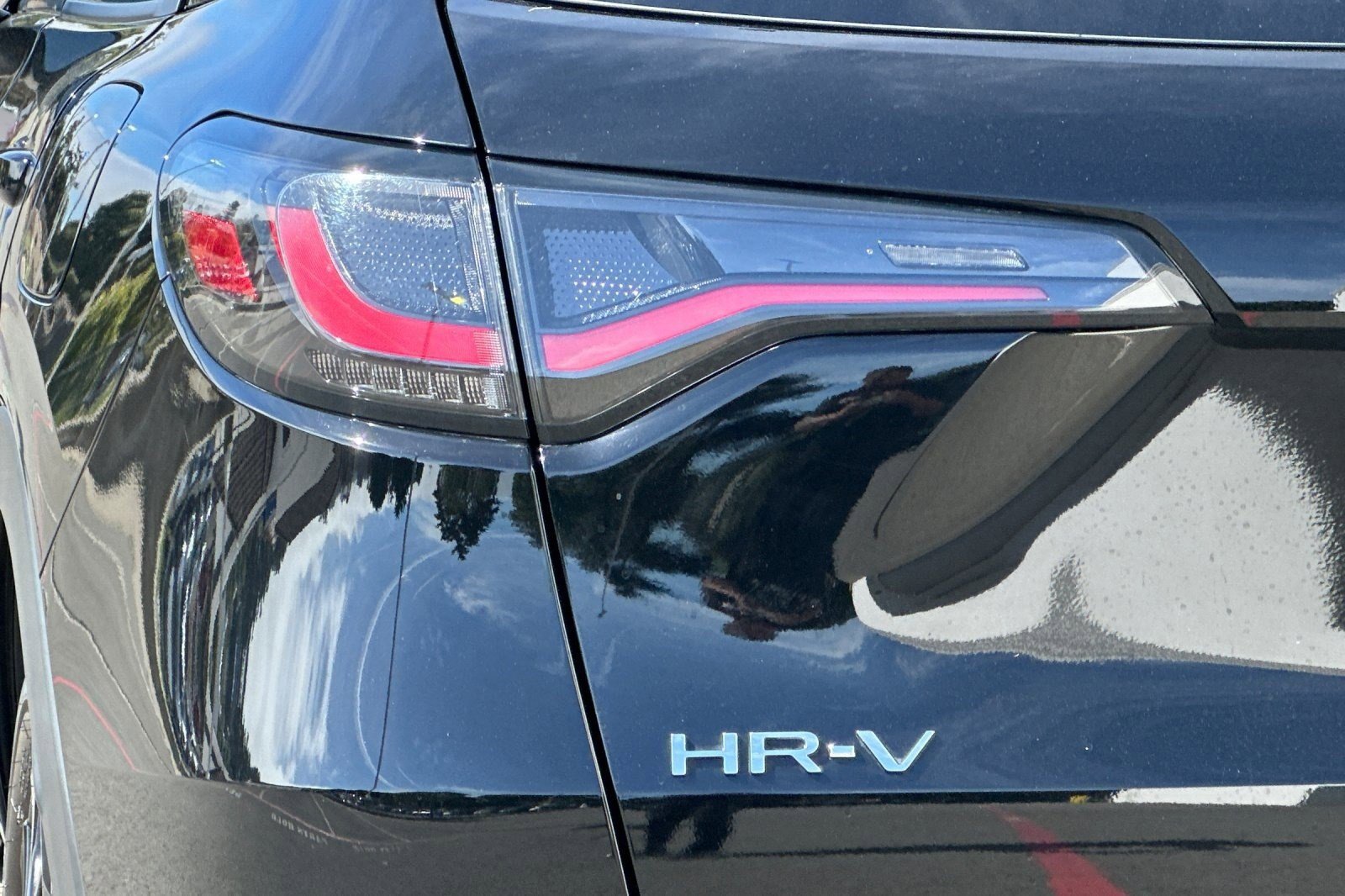 Used 2024 Honda HR-V Sport image 12