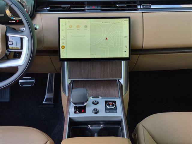 New 2027 Land Rover Range Rover Long Wheelbase SE AWD/4WD image 11