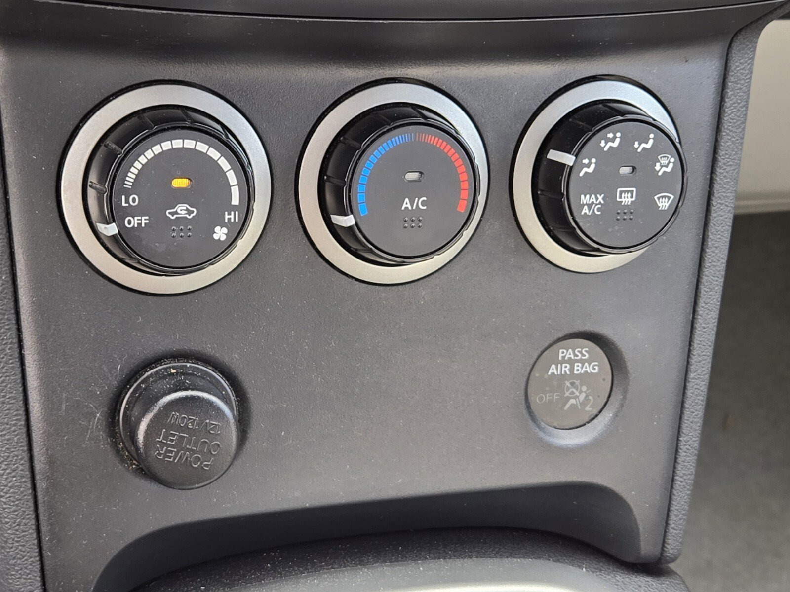 Used 2014 Nissan Rogue S image 20