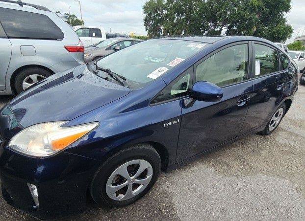 Used 2013 Toyota Prius Four FWD image 4
