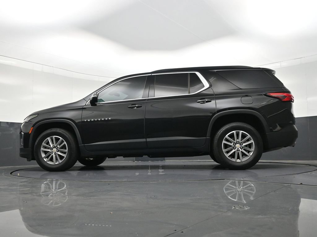 Used 2022 Chevrolet Traverse LT image 25