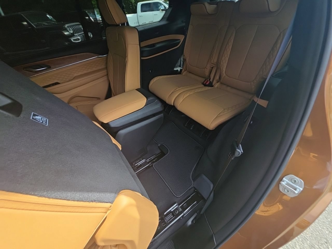 New 2027 Jeep Grand Cherokee L Summit w/ Obsidian Package AWD/4WD image 17