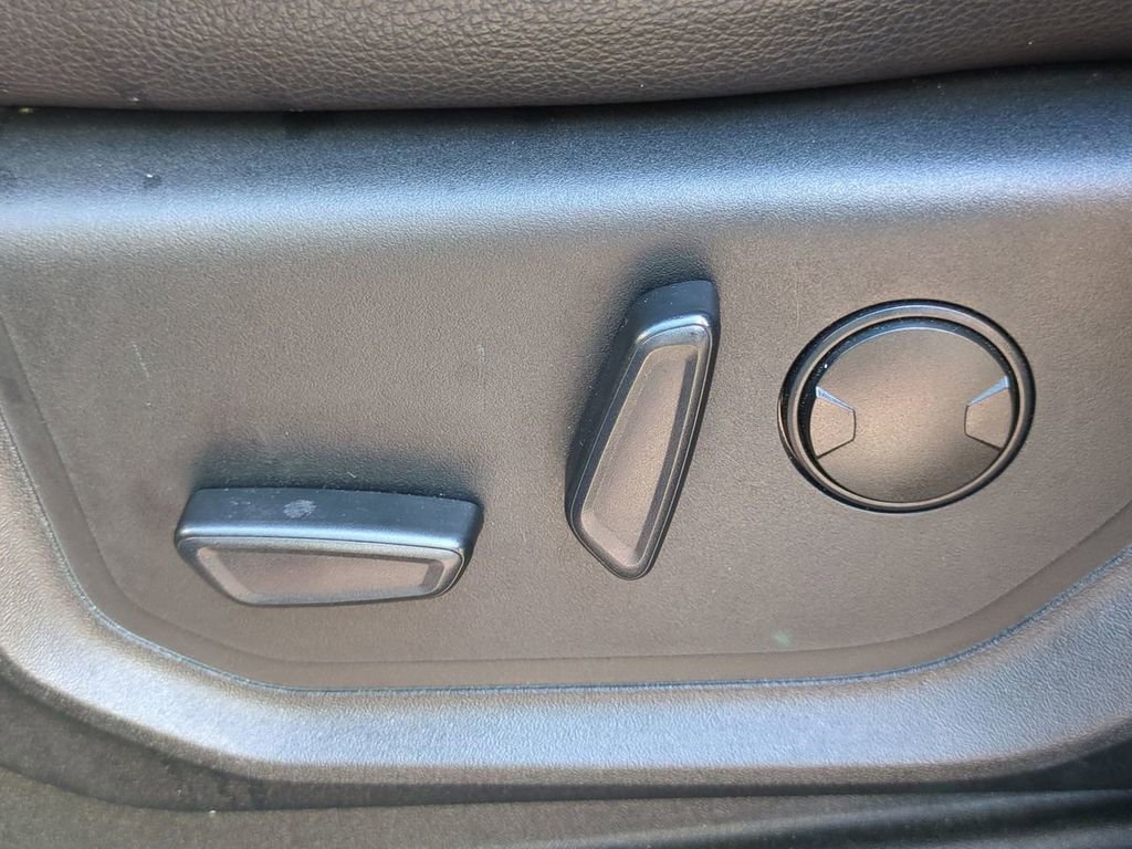 Used 2021 Ford Expedition XLT image 19