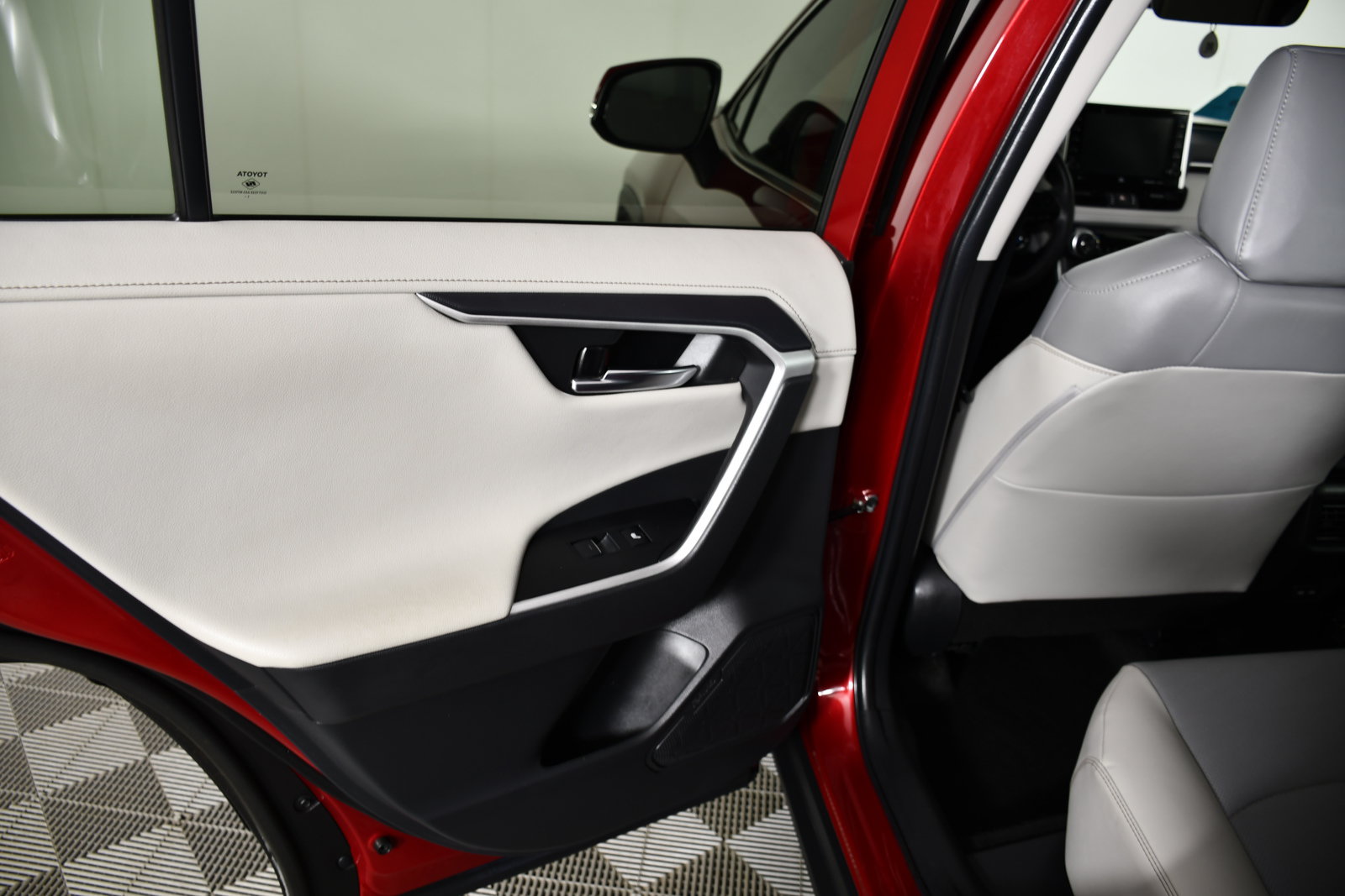 Used 2022 Toyota RAV4 Limited w/ Limited Grade Weather Package AWD/4WD image 47