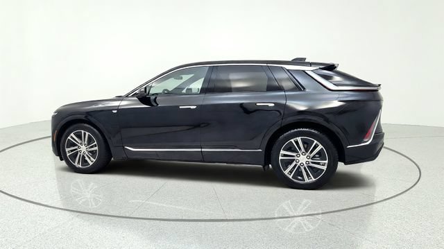 Used 2025 Cadillac Lyriq Luxury AWD/4WD image 5