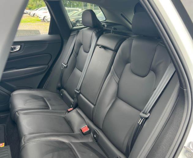 Used 2024 Volvo XC60 B5 Ultimate w/ Protection Package Premier AWD/4WD image 9