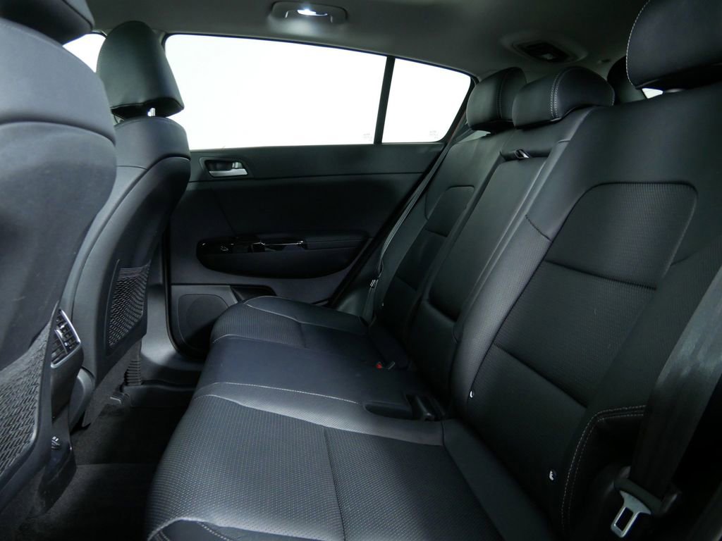 Certified 2021 Kia Sportage EX w/ EX Technology Package AWD/4WD image 18