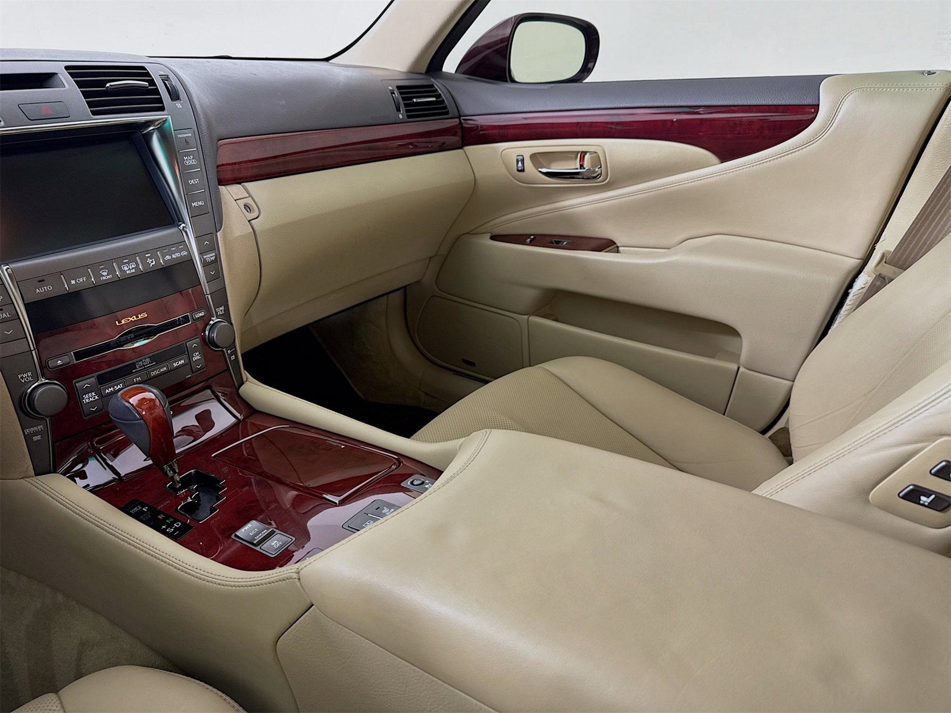 Used 2007 Lexus LS 460 image 25