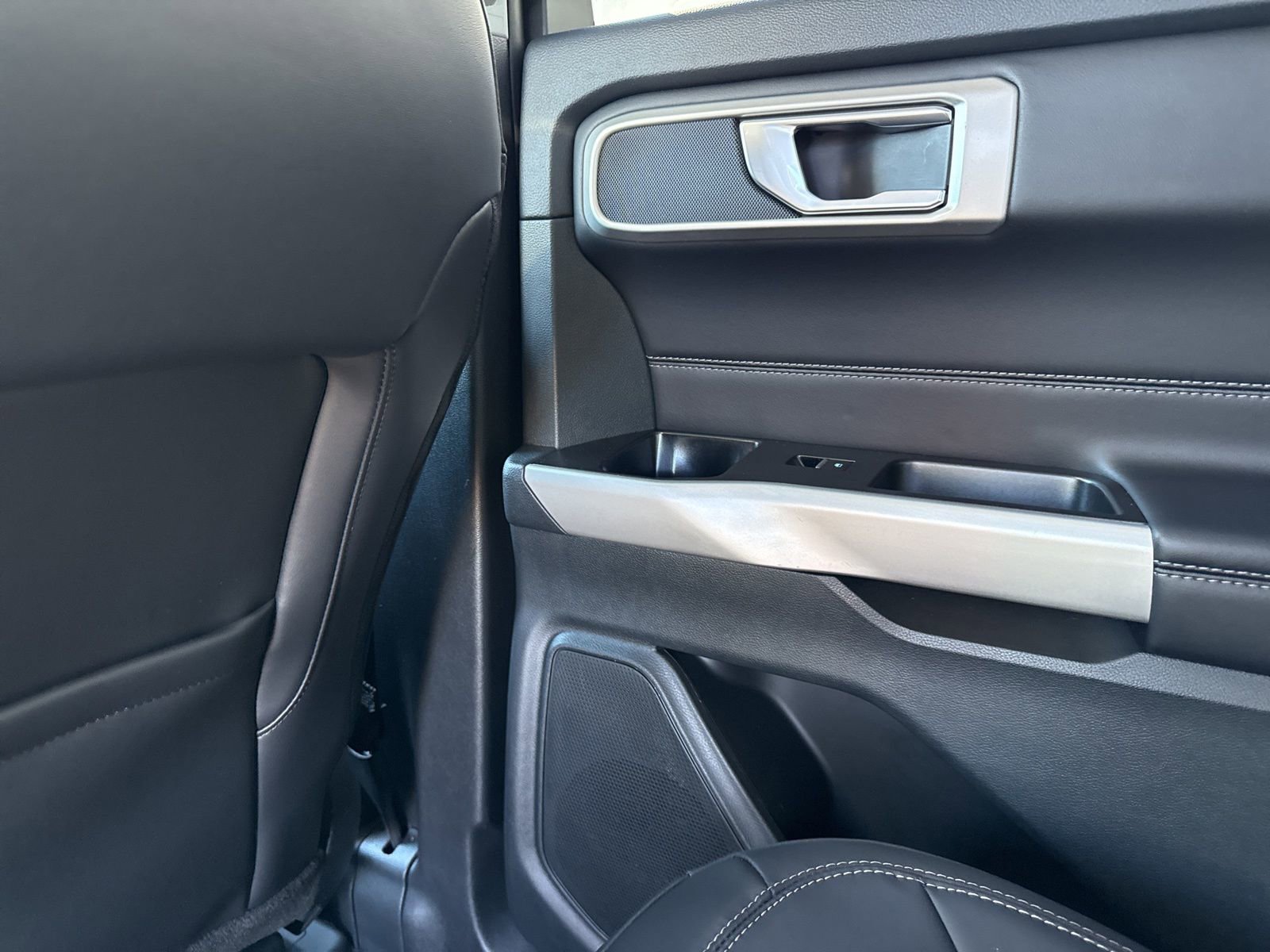 Used 2023 Ford Explorer XLT w/ Equipment Group 202A image 16