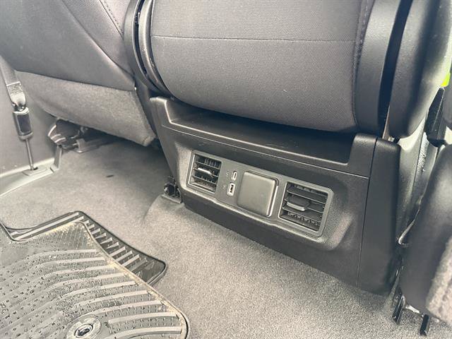 Used 2024 Chevrolet Silverado 1500 LT AWD/4WD image 23
