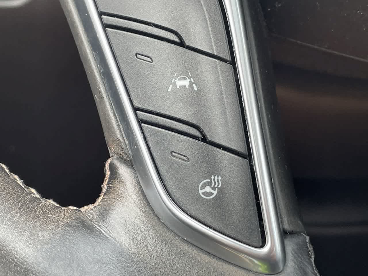 Used 2018 Cadillac XT5 Luxury w/ Driver Awareness Package AWD/4WD image 24