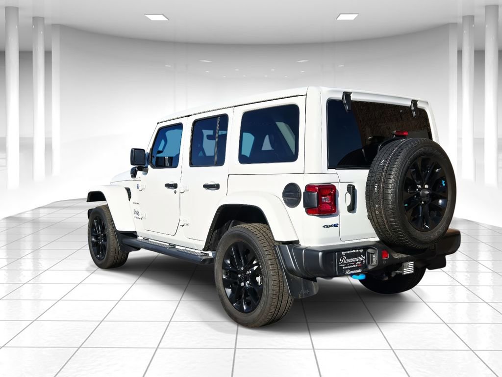 Used 2022 Jeep Wrangler Unlimited Sahara w/ Safety Group image 5