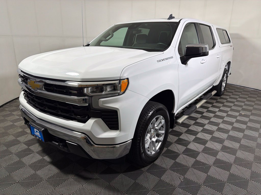 Used 2023 Chevrolet Silverado 1500 LT AWD/4WD image 4