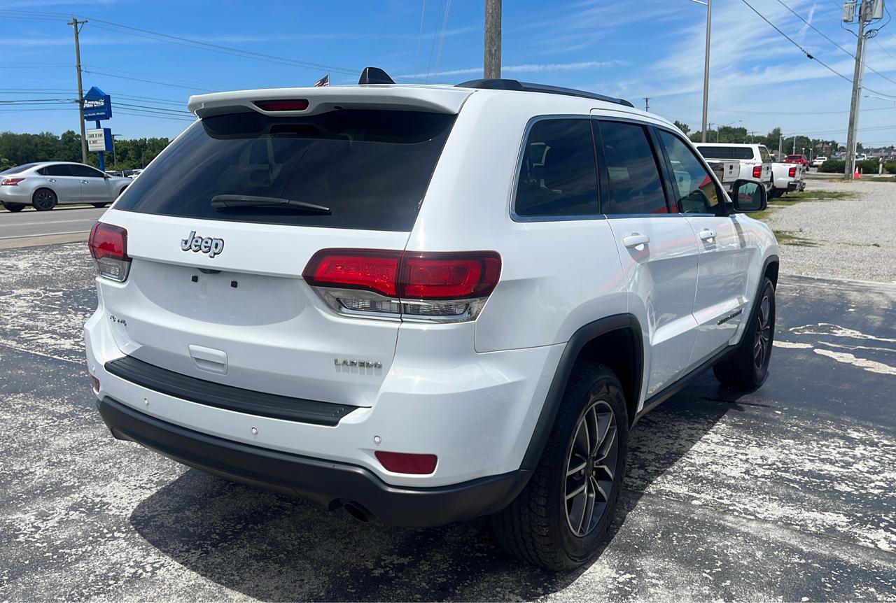 Used 2020 Jeep Grand Cherokee Laredo w/ Security & Convenience Group AWD/4WD image 3