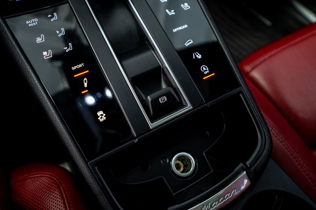 Used 2023 Porsche Macan S image 46