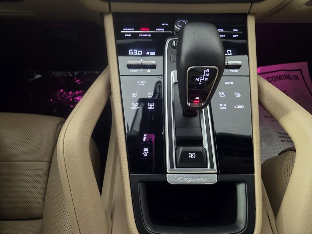 Used 2023 Porsche Cayenne Platinum Edition image 15