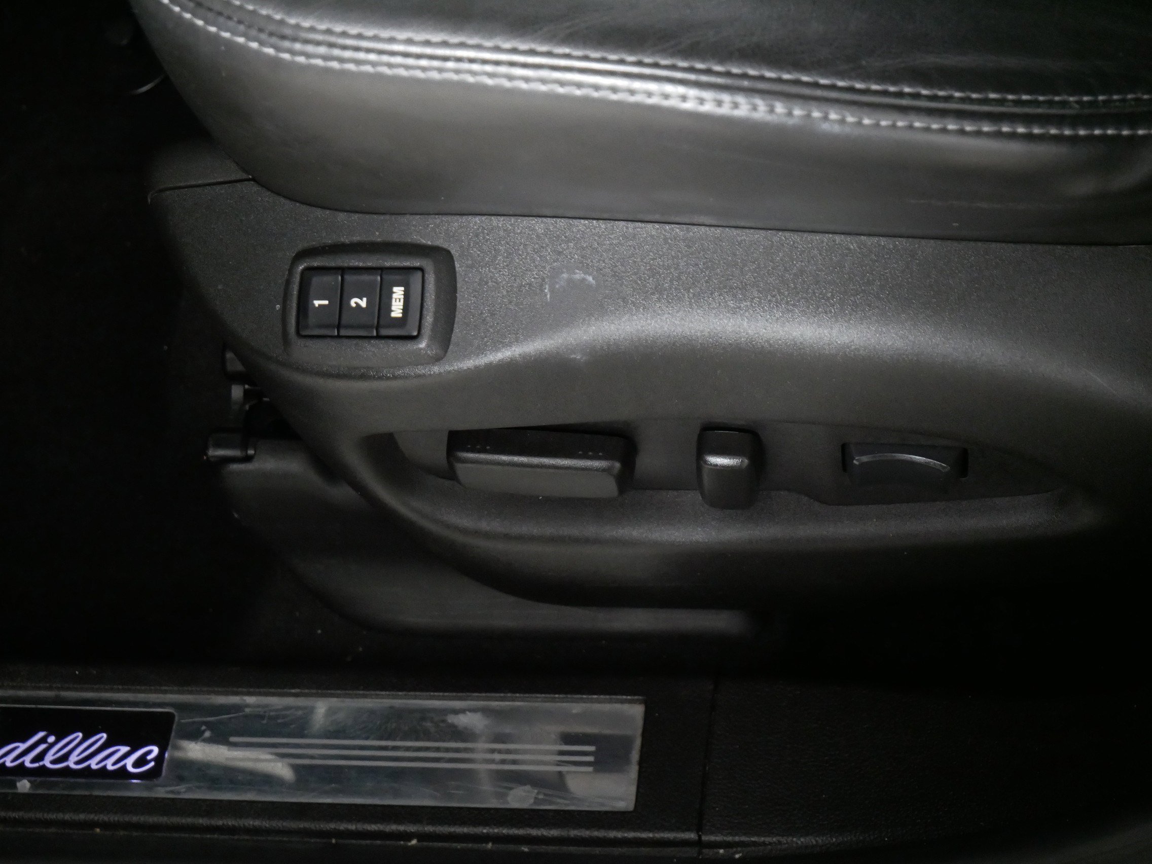 Used 2013 Cadillac SRX Luxury image 20