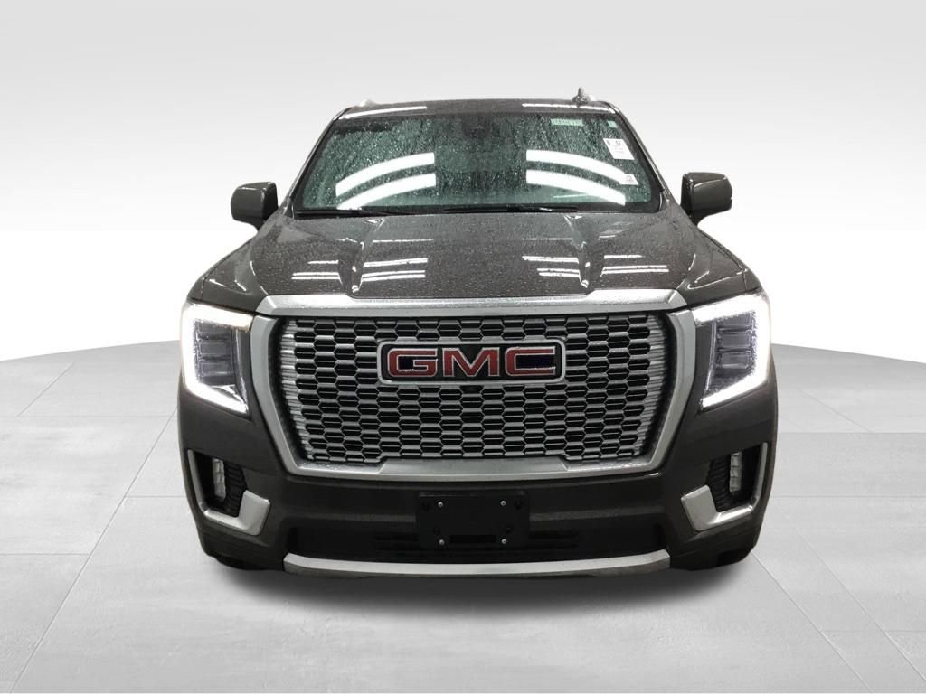 Used 2021 GMC Yukon Denali w/ Denali Premium Package image 3
