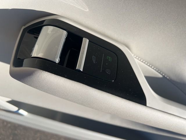 New 2025 Volvo EX90 Plus w/ Protection Package Premier image 28