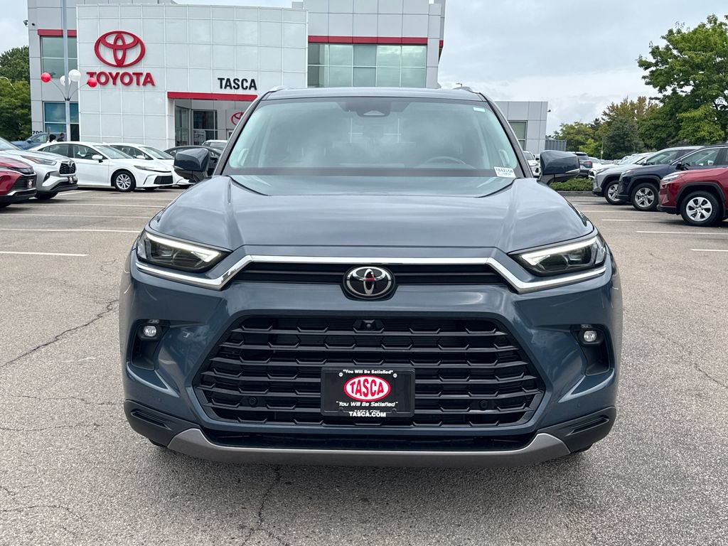 Used 2024 Toyota Grand Highlander AWD video 2