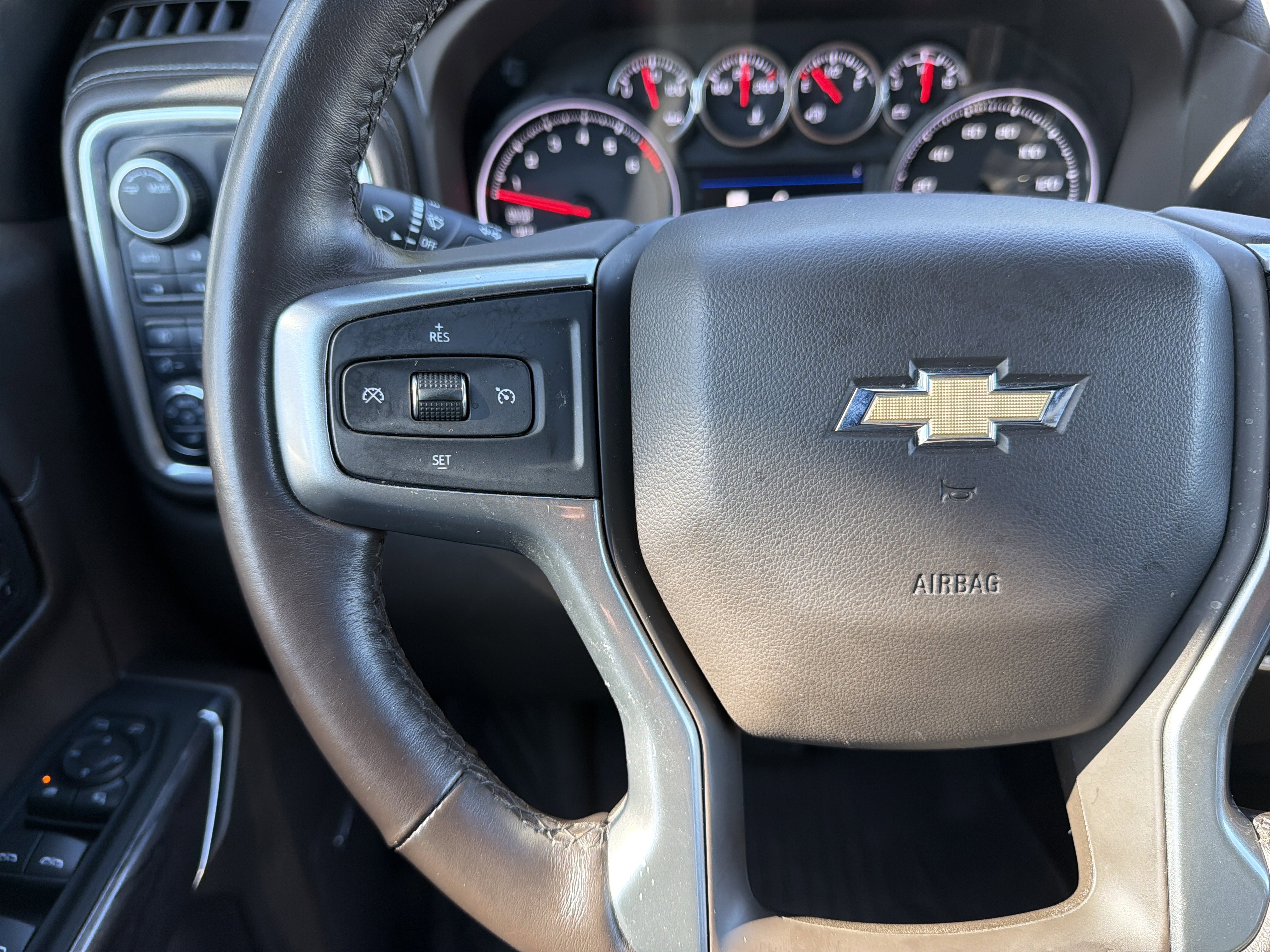 Used 2022 Chevrolet Silverado 1500 LTZ image 19