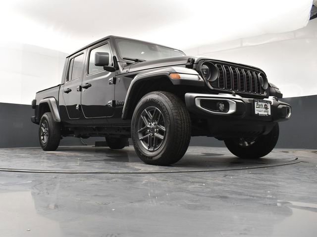 Used 2024 Jeep Gladiator Sport image 19