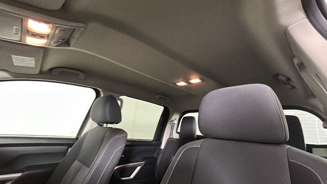 Used 2022 Nissan Titan SV w/ SV Convenience Package AWD/4WD image 12