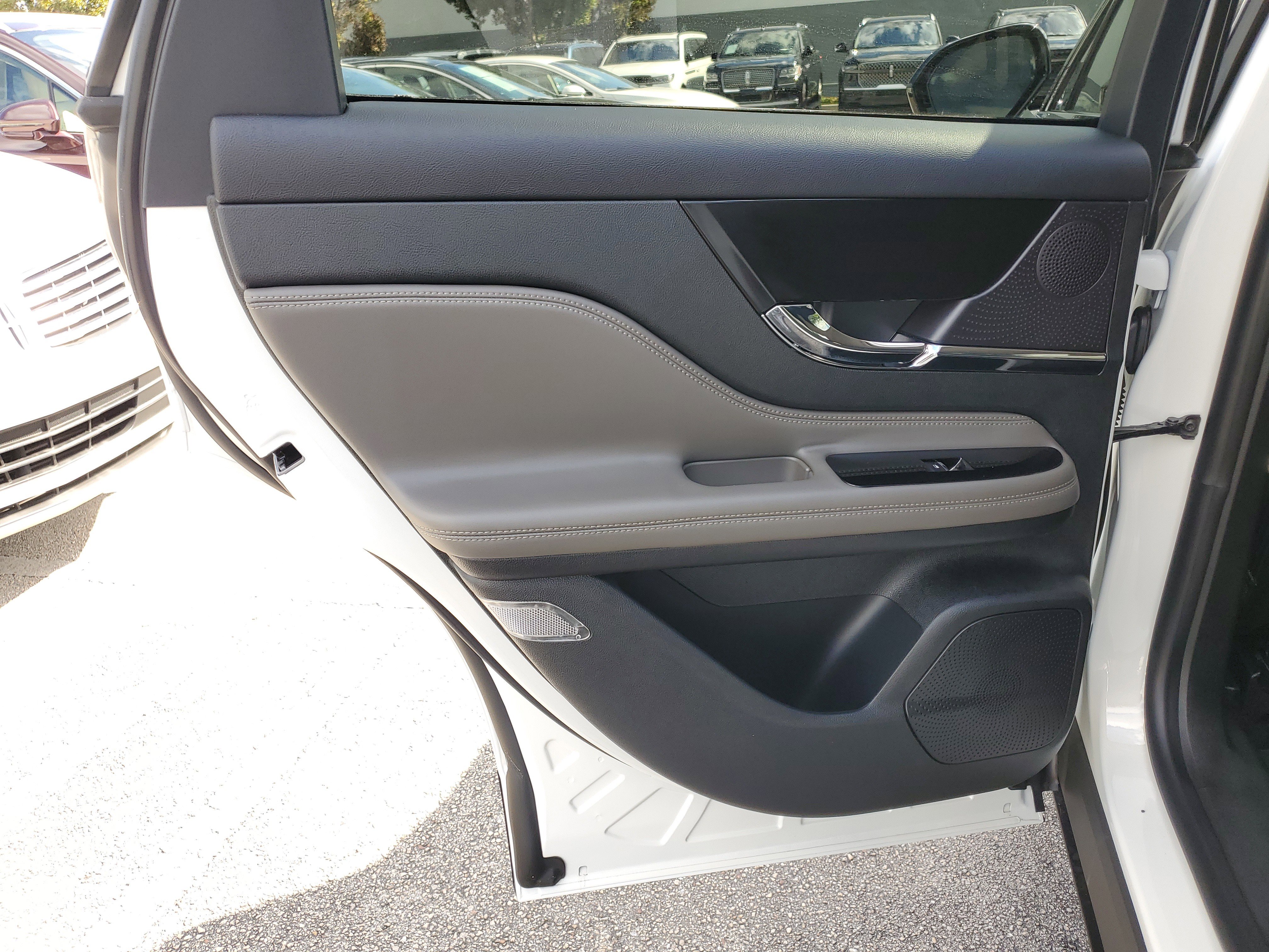 Certified 2024 Lincoln Corsair FWD image 13