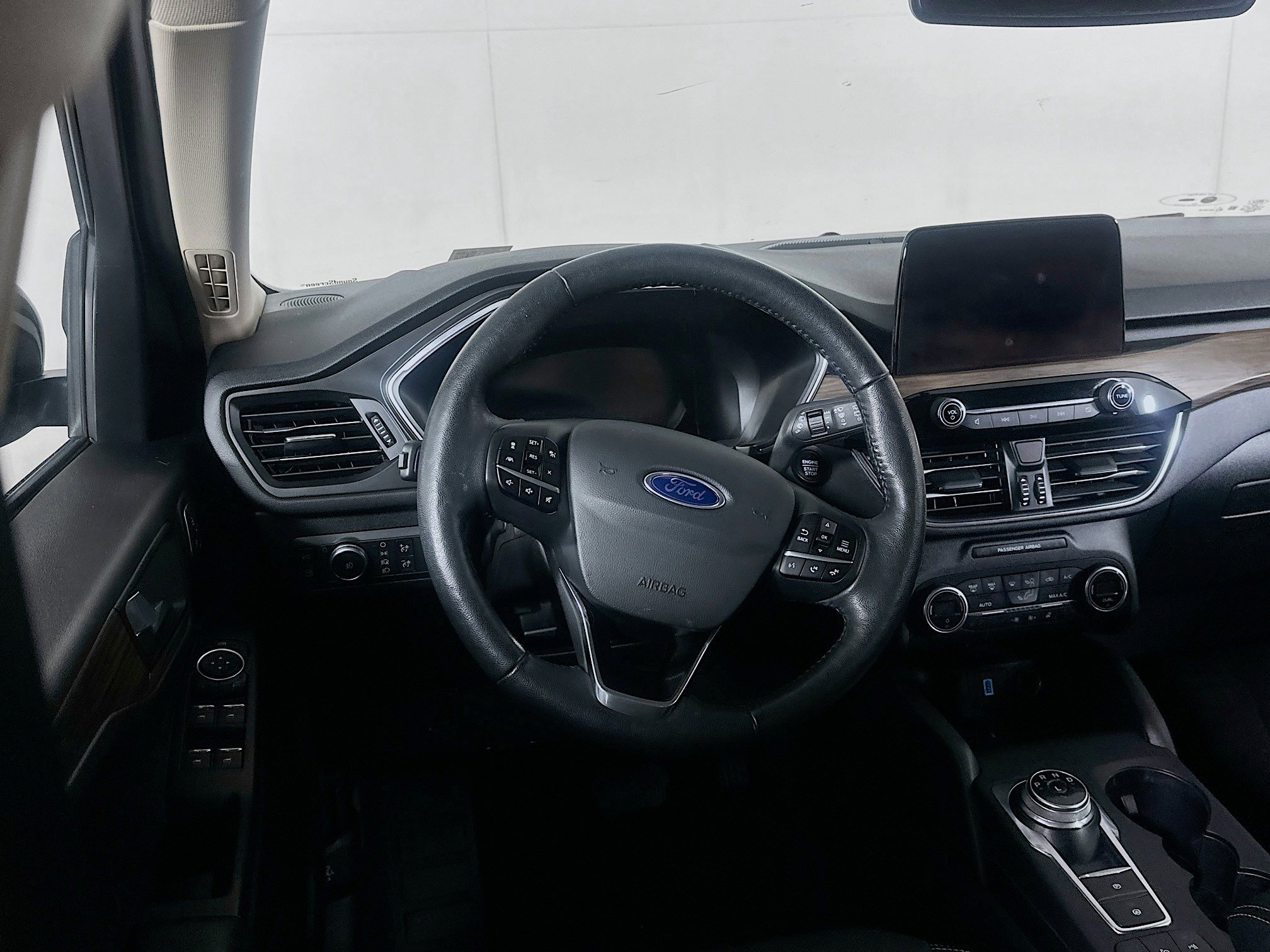 Used 2020 Ford Escape Titanium AWD/4WD image 17