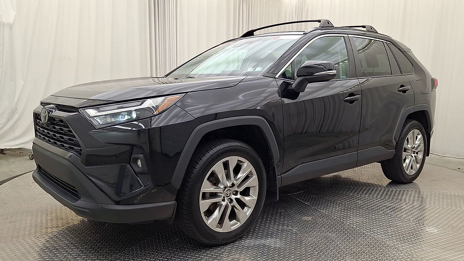 Certified 2022 Toyota RAV4 XLE Premium AWD/4WD image 11