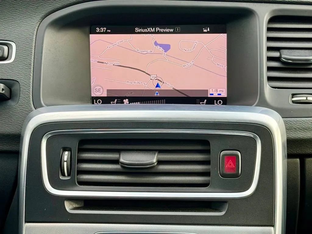 Used 2018 Volvo S60 T5 Dynamic w/ Vision Package image 20