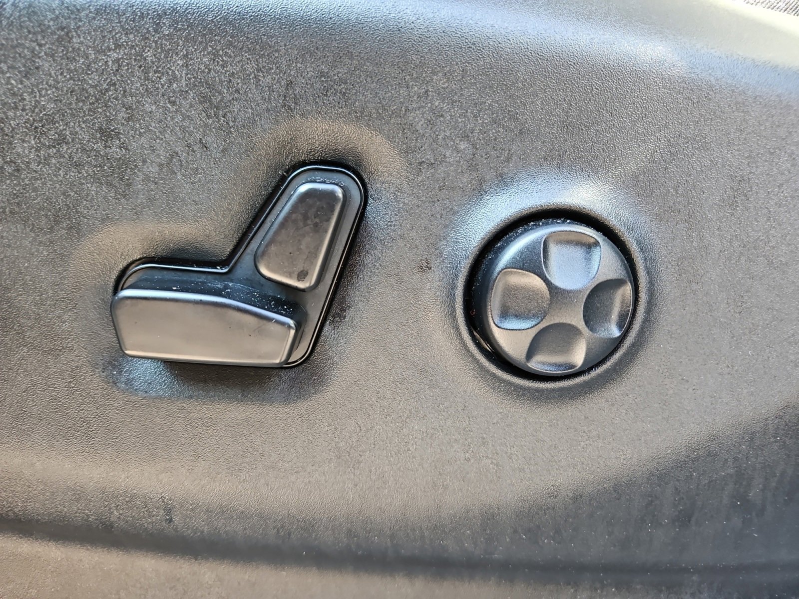 Used 2024 Chrysler Pacifica Select image 21