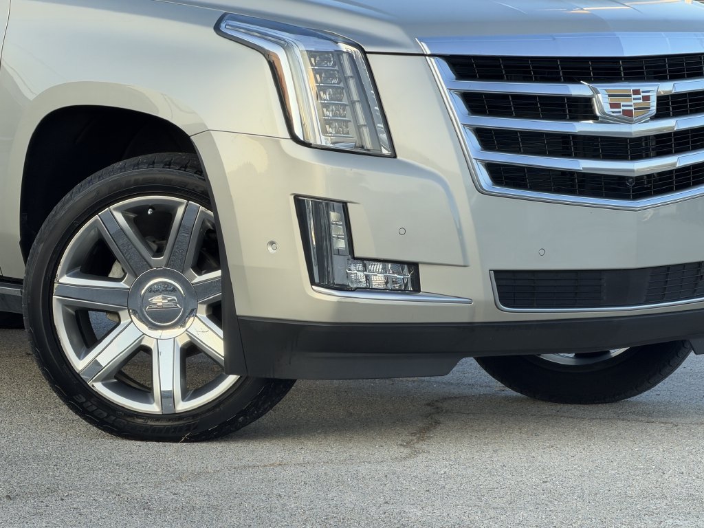 Used 2017 Cadillac Escalade Premium Luxury RWD image 7