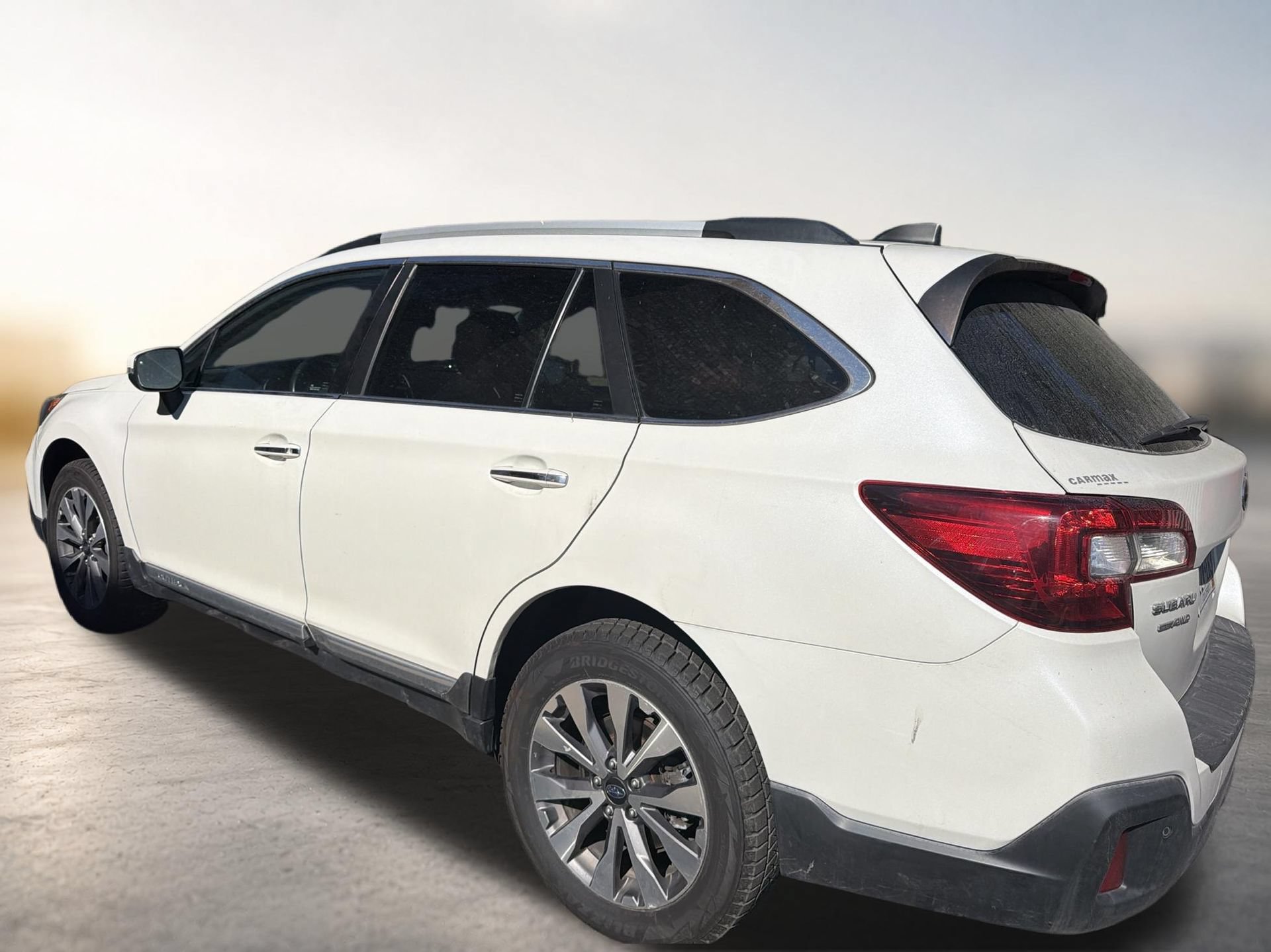 Used 2018 Subaru Outback 3.6R Touring AWD/4WD image 3