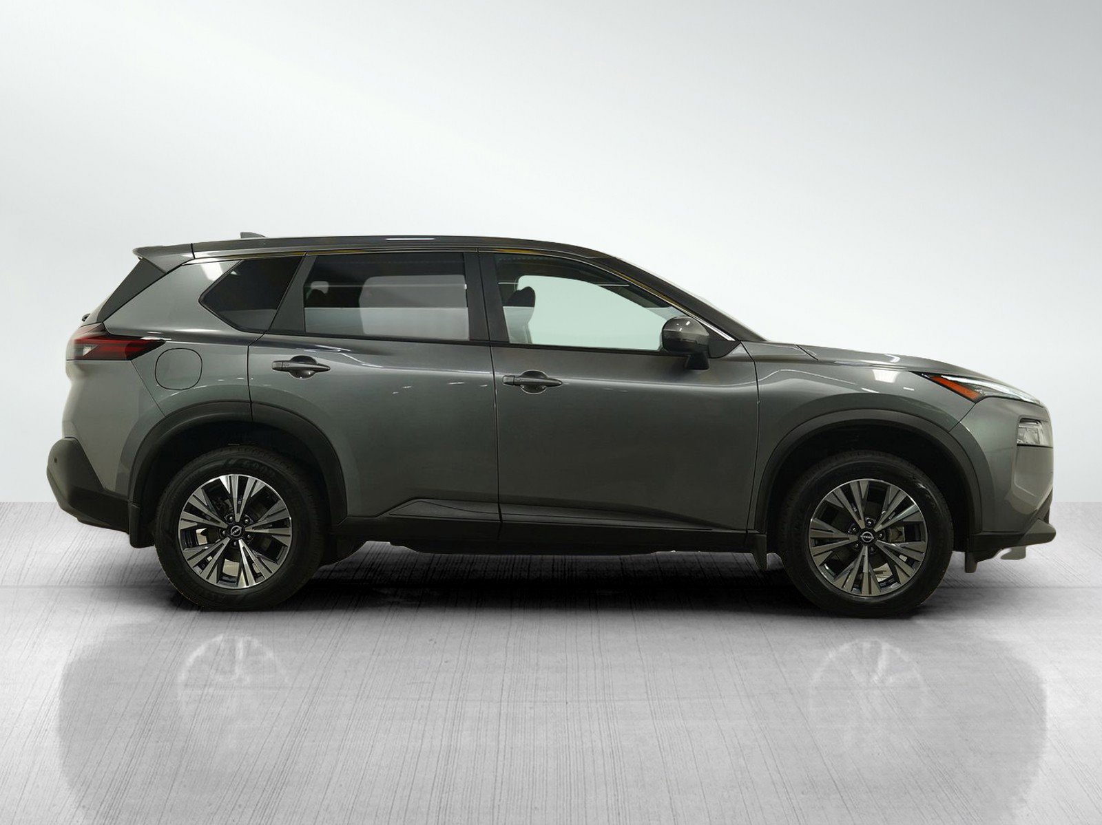 Used 2022 Nissan Rogue SV image 6
