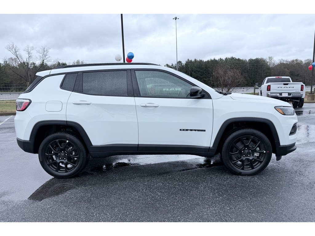 New 2026 Jeep Compass Latitude image 4