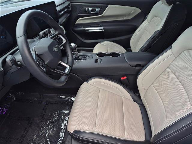 Used 2025 Ford Mustang GT Premium RWD image 16
