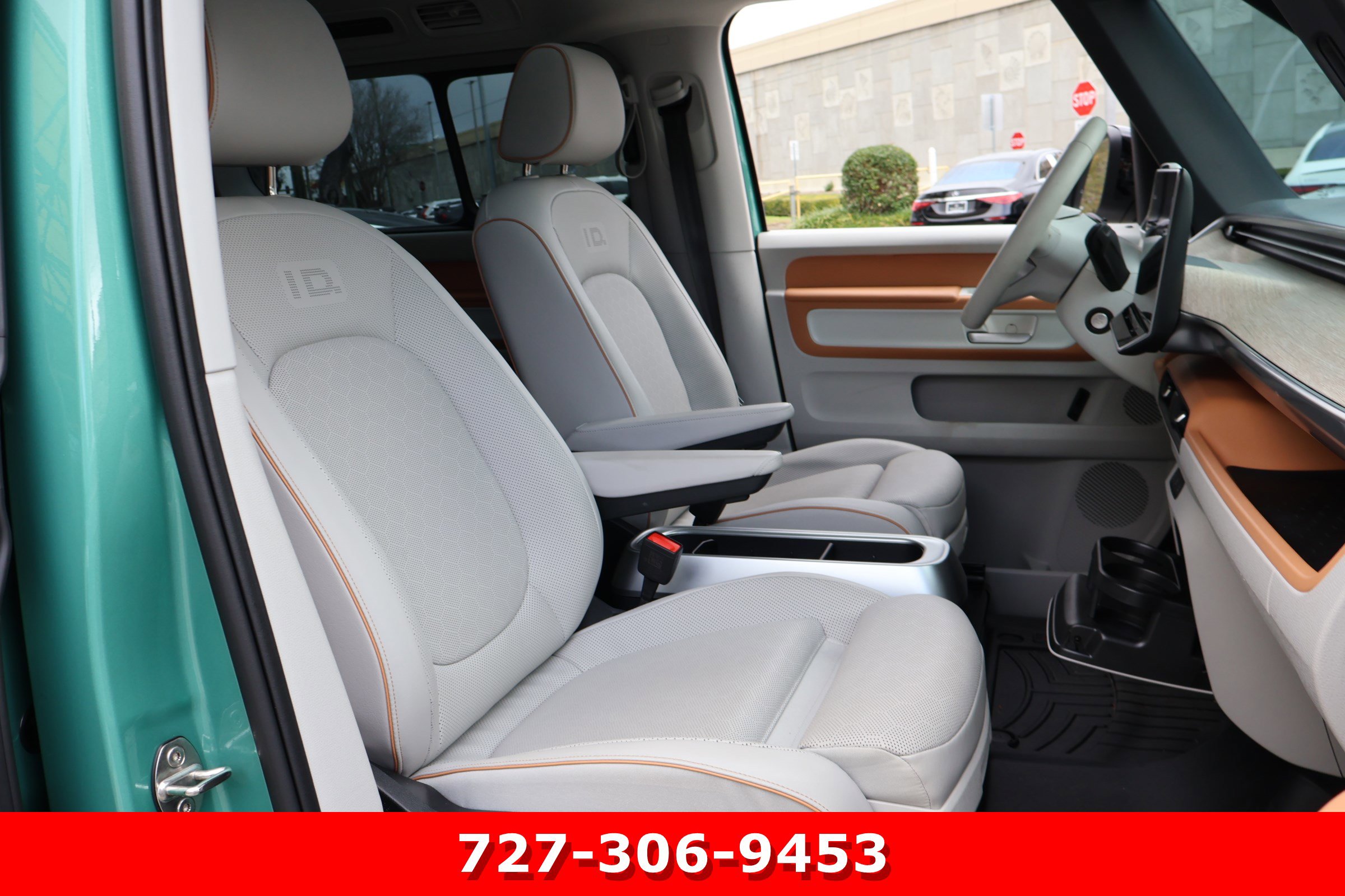 Used 2025 Volkswagen ID. Buzz 1st Edition image 21